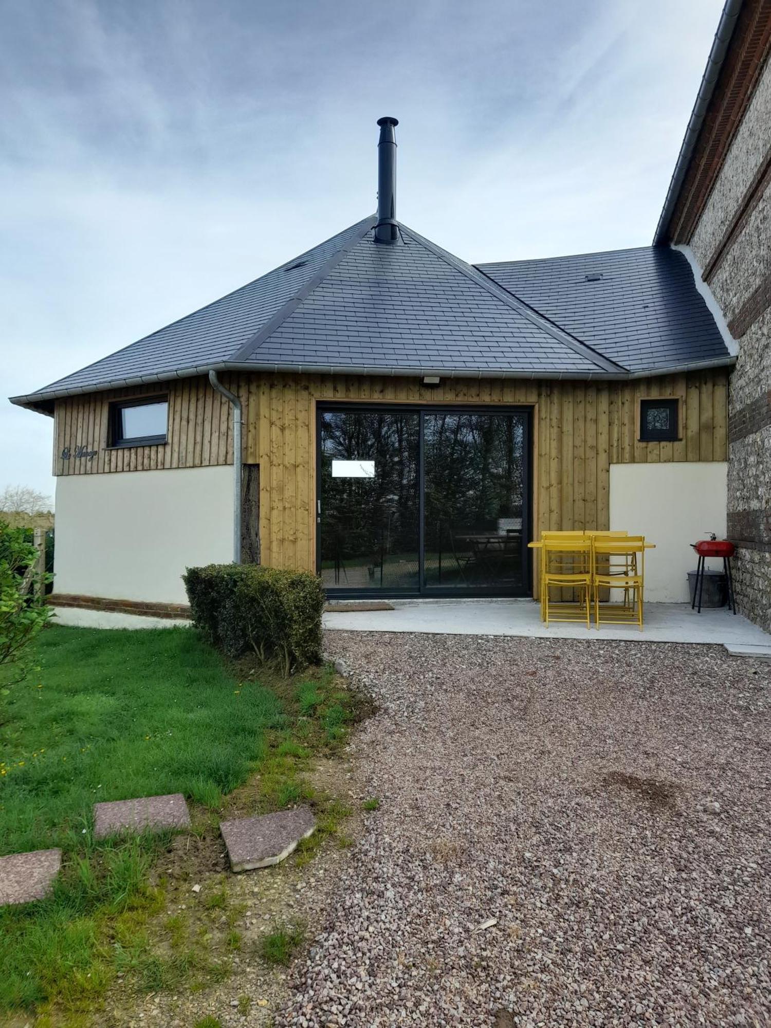 Le Manege Villa Thiétreville Exteriör bild