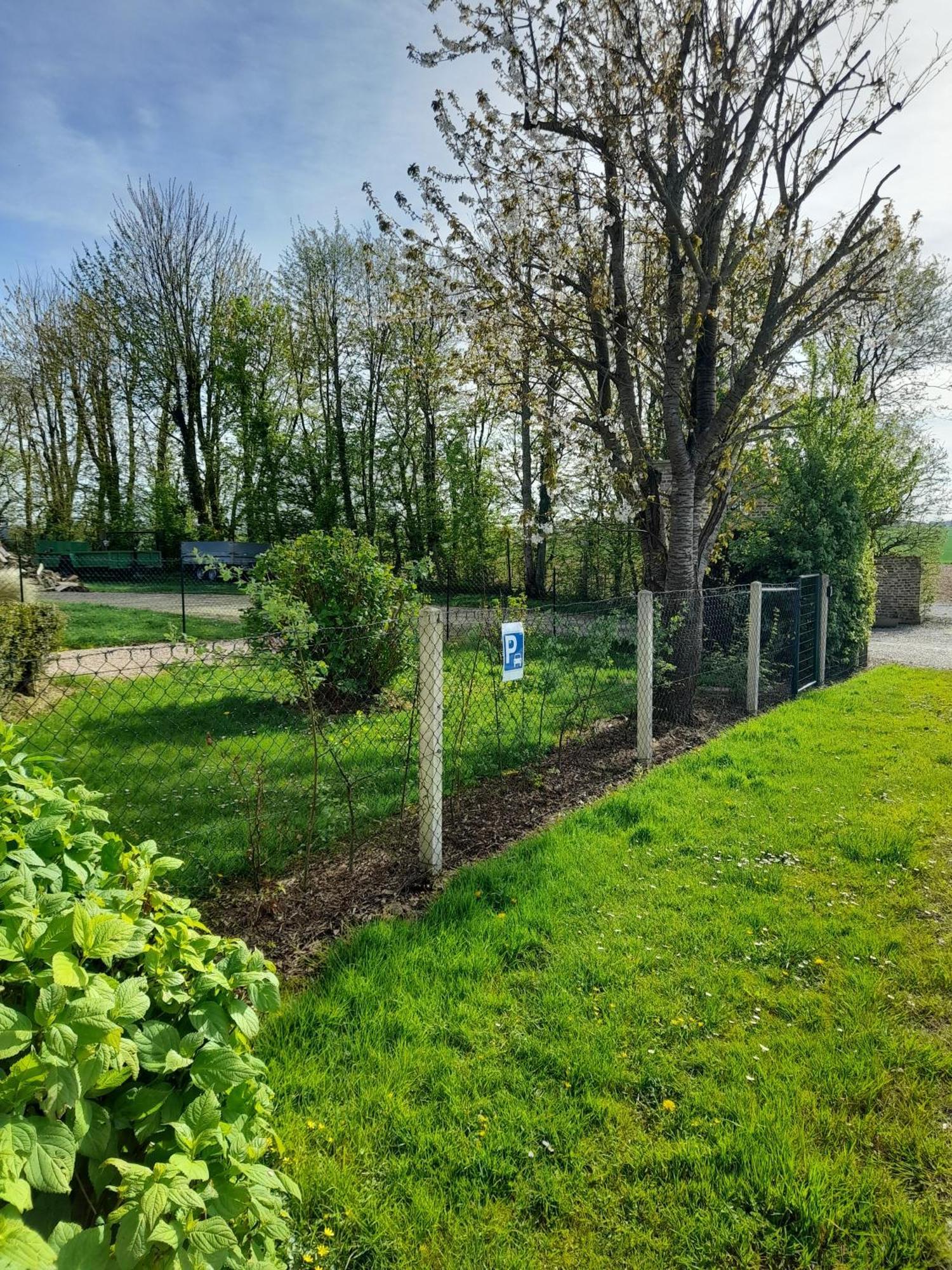 Le Manege Villa Thiétreville Exteriör bild