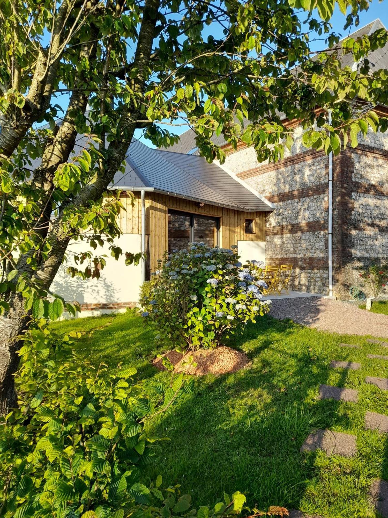 Le Manege Villa Thiétreville Exteriör bild